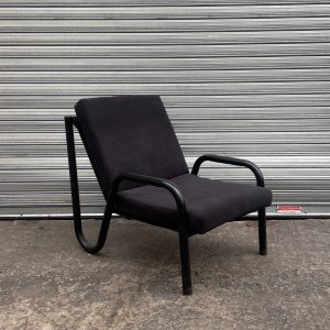 sillón individual de caño negro corderoy negro