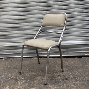 sillas simet cuero color crema